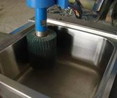 비분쇄기는 담황색의 연한 가죽/벨트의 수채를 위한 벨트 기계, 진동하는 닦는 기계를 사용합니다
